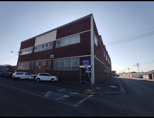1,414M² WAREHOUSE TO LET IN MAITLAND